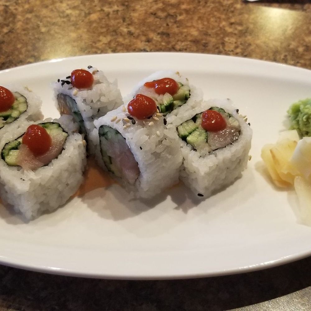 Spicy tuna roll...super delicious! Spicy tuna roll...super delicious!