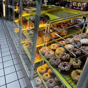 Golden West Donut & Hamburger - Donuts - Bakeries Near Me - Long Beach, California Golden West Donut & Hamburger - Donuts - Bakeries Near Me - Long Beach, California