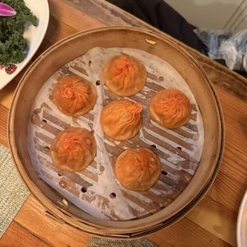Chiho Bistro - Traditional Kurobuta Pork Soup Dumplings (6) 经典黑豚小笼包 - Noodles Near Me - Seattle, Washington Chiho Bistro - Traditional Kurobuta Pork Soup Dumplings (6) 经典黑豚小笼包 - Noodles Near Me - Seattle, Washington