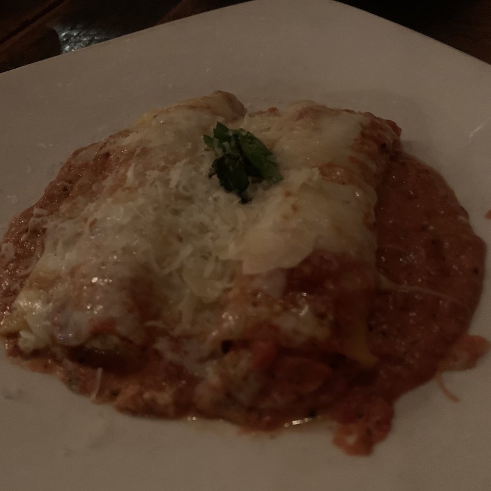Bella Notte - Manicotti w Tomato Basil Cream Sauce - Italian Near Me - Lexington, Kentucky Bella Notte - Manicotti w Tomato Basil Cream Sauce - Italian Near Me - Lexington, Kentucky