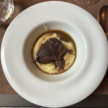 Voglia di Vino Locanda - Beef cheek with creamed potatoes - Piemonte Near Me - Alba, CN Voglia di Vino Locanda - Beef cheek with creamed potatoes - Piemonte Near Me - Alba, CN