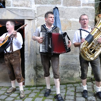 Zum Paul - Kirchweih 2011 - German Near Me - Mainleus, BY