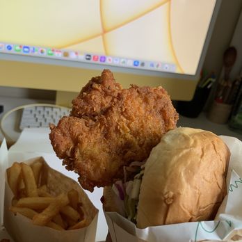 Daybird - Fries and fried chicken sandwich (mild) - Chicken Shop Near Me - Los Angeles, California Daybird - Fries and fried chicken sandwich (mild) - Chicken Shop Near Me - Los Angeles, California