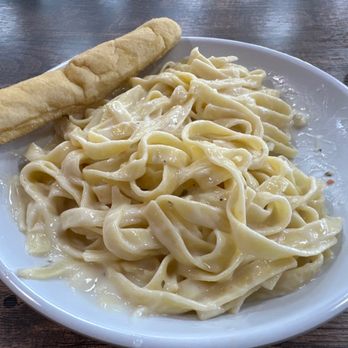 Fazoli's - Small Fettuccine with Alfredo. - Italian Near Me - Mary Esther, Florida