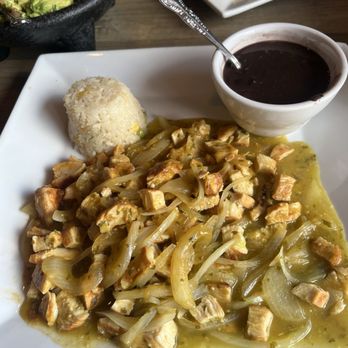 Corazón Mexicano Cantina - Pollo En Salsa Verde - Mexican Near Me - Marietta, Georgia Corazón Mexicano Cantina - Pollo En Salsa Verde - Mexican Near Me - Marietta, Georgia