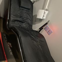 Slick Rock Tanning & Spa - Hydro massage chair it's aggressive and gentle at the same time. Recommend after a sauna or tanning to unwind and cool down.
