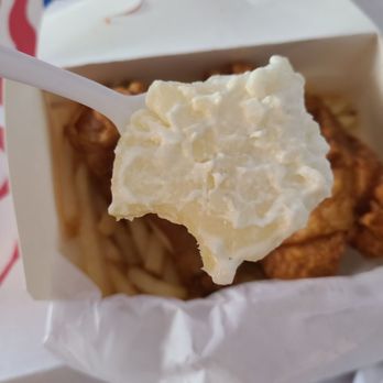 Rahway Fried Chicken - Weirdly large chunks of potatoes and a semi weird taste? Homemade perhaps?? - Ice Cream & Frozen Yogurt Near Me - Rahway, New Jersey