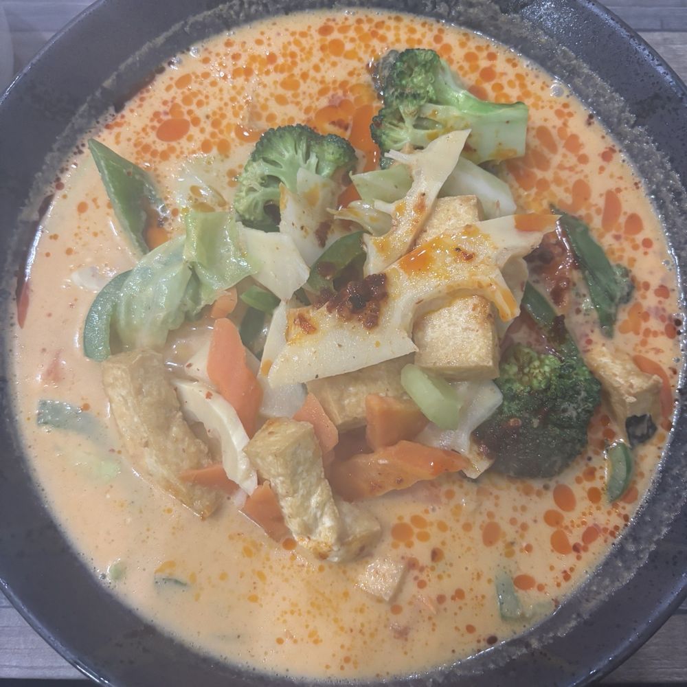 China Town - Red curry with tofu - Thai Near Me - Nashville, Tennessee China Town - Red curry with tofu - Thai Near Me - Nashville, Tennessee