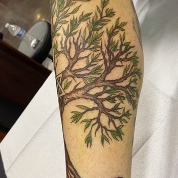 The Burnt Tiger - Side leg tree - Tattoo Near Me - Chicago, Illinois