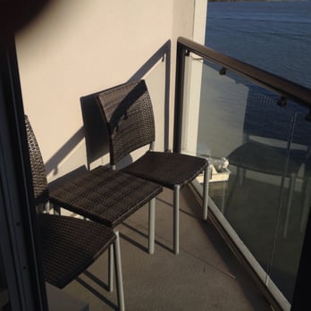 Inn At The Quay - Balcony - Hotels Near Me - New Westminster, British Columbia