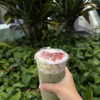 Ebar - Strawberry Cloud Matcha - Coffee & Tea Near Me - Honolulu, Hawaii Ebar - Strawberry Cloud Matcha - Coffee & Tea Near Me - Honolulu, Hawaii