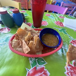 Tacos and salsa