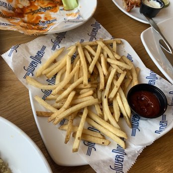 Silver Diner - New American Near Me - Elkridge, Maryland