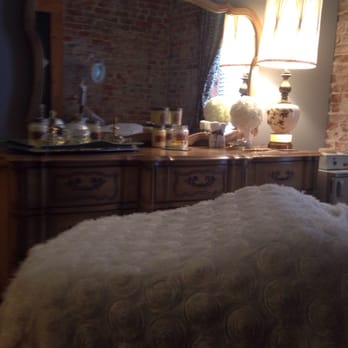 Maria Estelle Brows + Skin - Beautiful interior - Skin Care Near Me - Lee's Summit, Missouri Maria Estelle Brows + Skin - Beautiful interior - Skin Care Near Me - Lee's Summit, Missouri
