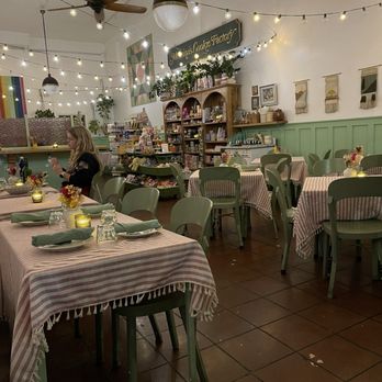 Kitchen Mouse Cafe - Vegan Near Me - Los Angeles, California