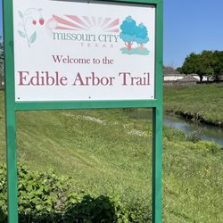 Edible Arbor Trail