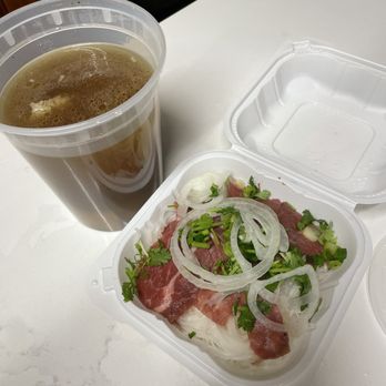 Saigon Cafe - #31 Beef Pho (Round Eye Steak, Flank, Brisket) - Vietnamese Near Me - Bellingham, Washington Saigon Cafe - #31 Beef Pho (Round Eye Steak, Flank, Brisket) - Vietnamese Near Me - Bellingham, Washington