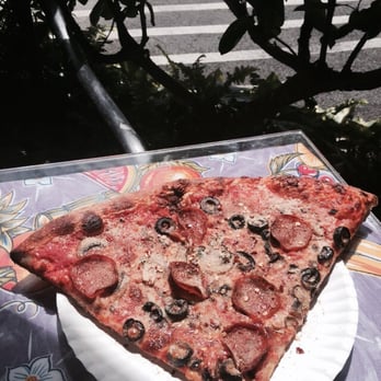 Bob's Pizzeria - Pepperoni, mushroom and olive slice - Pizza Near Me - Kailua, Hawaii