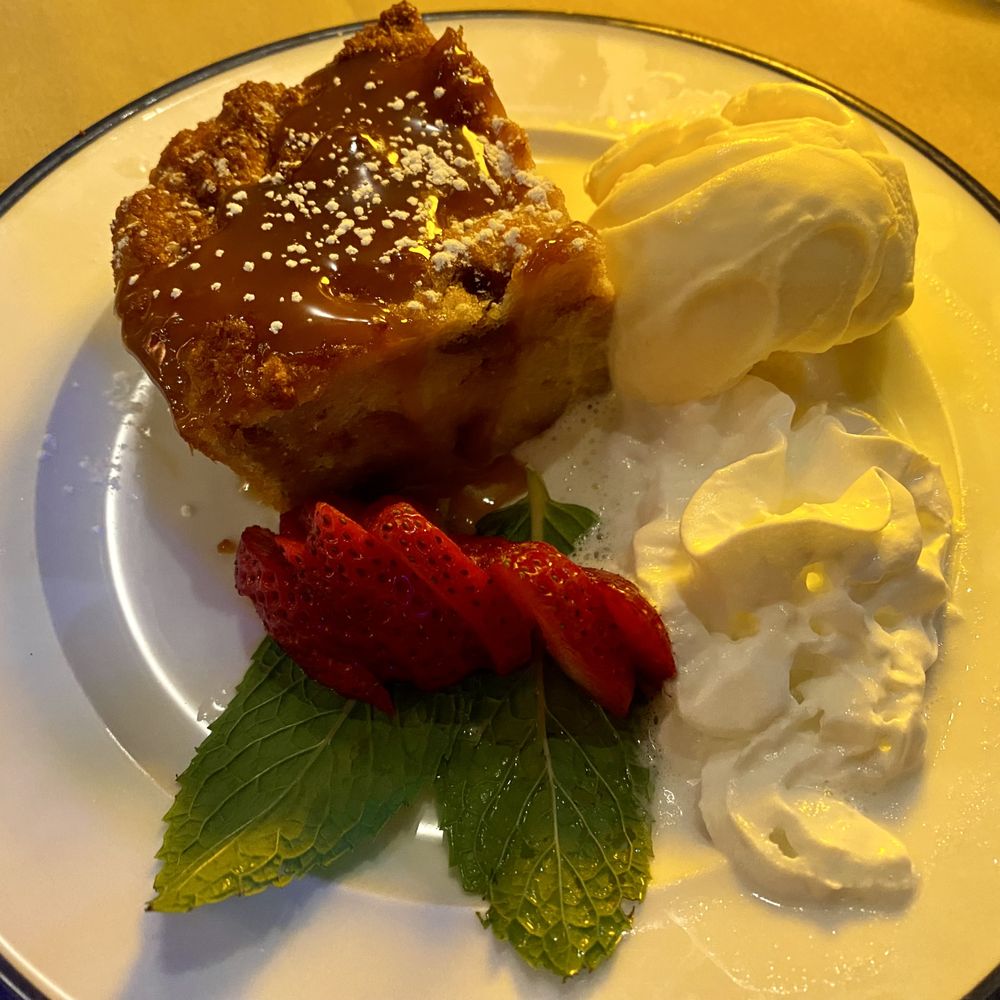 Trapeze Restaurant - Bread Pudding - Italian Near Me - Burlingame, California Trapeze Restaurant - Bread Pudding - Italian Near Me - Burlingame, California