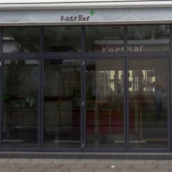 Kostbar - Suppen Und Mehr - Straßenansicht abends