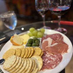 Amuse Wine Bar - Charcuterie plate
