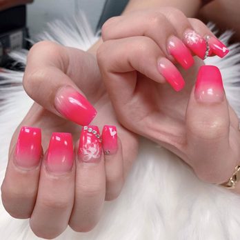 Exotic Nails & Spa - Nail Salons Near Me - Kelowna, British Columbia
