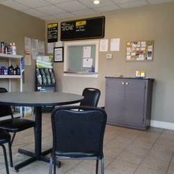 Qwik Lube Oil & Filter - Waiting room