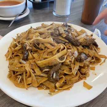 Ming's Restaurant - Flat rice noodle with beef - Chinese Near Me - Markham, Ontario