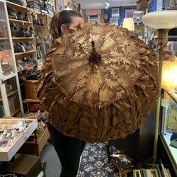 Blue Crab Antiques - Gorgeous parasol