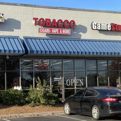 Spider Tobacco & Vape - The worst tobacco and vape store I've ever been to. Don't waste your money.