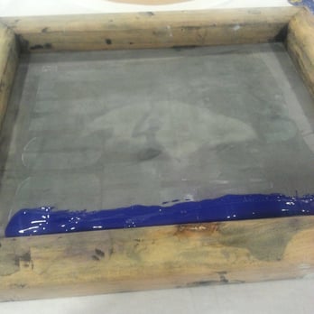Jubilee Arts Baltimore - Laying the screen down and applying paint - Art Classes Near Me - Baltimore, Maryland