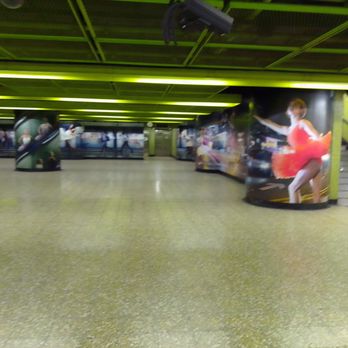 港鐵灣仔站 - Concourse - Train Stations Near Me - Hong Kong, HK
