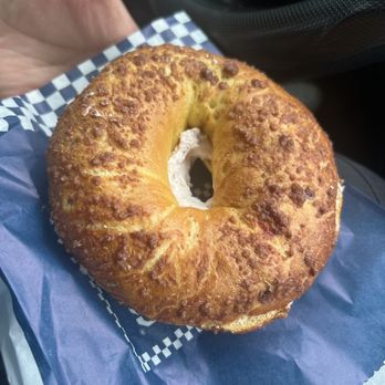 Noah's NY Bagels - French Toast Bagel with Strawberry Smear - Bagels Near Me - Rolling Hills Estates, California Noah's NY Bagels - French Toast Bagel with Strawberry Smear - Bagels Near Me - Rolling Hills Estates, California