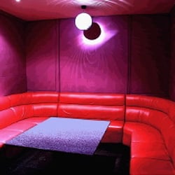 Fat Louie's - Karaoke room!