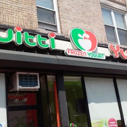 Fruitti Yummi Frozen Yogurt