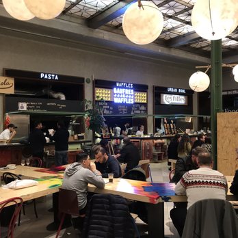 Wolf - View of seating area and counters - Food Court Near Me - Brussel, BRU Wolf - View of seating area and counters - Food Court Near Me - Brussel, BRU