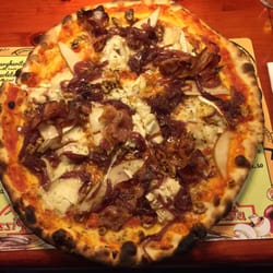 Tomassini - Pizza Queso di Cabra - einfach lecker und riesig mit Ziegenkäse/Nüssen//Birnen/Bacon und süßen Zwiebeln