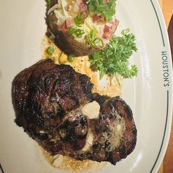 Houston's Restaurant - Burnt steak - New American Near Me - Irvine, California Houston's Restaurant - Burnt steak - New American Near Me - Irvine, California