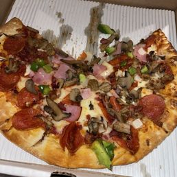 Deluxe Pizza