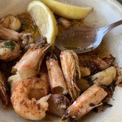Aroma Di Mare - Garlic shrimp with more heads that full shrimp.  Full cloves of garlic with peel still on them.