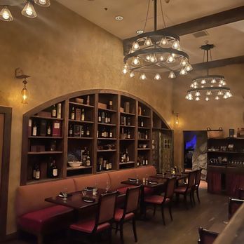 Todd English's Tuscany - Dining Room - Italian Near Me - Uncasville, Connecticut