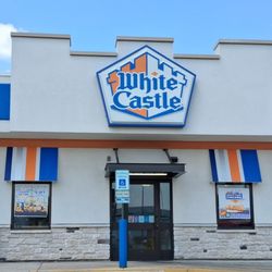White Castle - This White Castle in Joliet is a lil' rough around the edges, but when the crave hits where else ya gonna go??