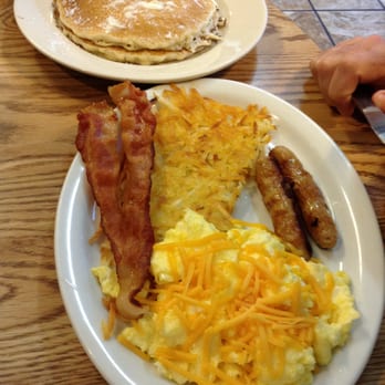 Log Cabin Diner - American Near Me - Klamath, California