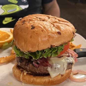 Lakeside Bar & Grill - Lakeside Burger - American Near Me - Reno, Nevada