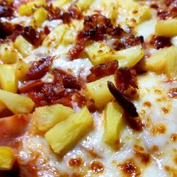 Scooter's Pizzeria - Hawaiian Delight