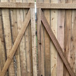 Right Now Fencing - Gap on double gate - not as bad as single gate