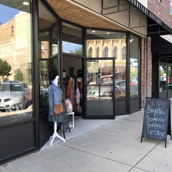 Chic & Unique - Thrift Stores Near Me - Beloit, Wisconsin