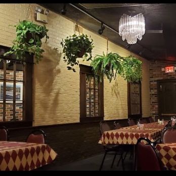 Colombo’s Restaurant - American Near Me - Parkersburg, West Virginia Colombo’s Restaurant - American Near Me - Parkersburg, West Virginia