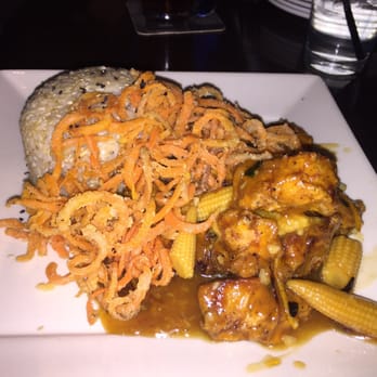 Yard House - Orange peel chicken - Bars Near Me - Raleigh, North Carolina
