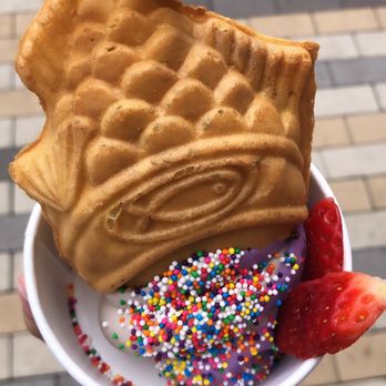Somisomi - Ube/Oreo swirl in Nutella filled "ah boong" fish cone topped with rainbow sprinkles 10/5 - Desserts Near Me - Cupertino, California Somisomi - Ube/Oreo swirl in Nutella filled "ah boong" fish cone topped with rainbow sprinkles 10/5 - Desserts Near Me - Cupertino, California